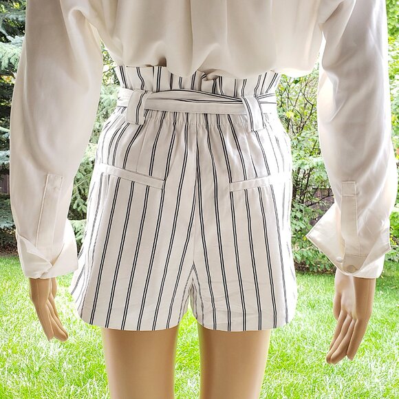 ZARA - High waisted white & navy striped shorts with front tie - Picture 9 of 10